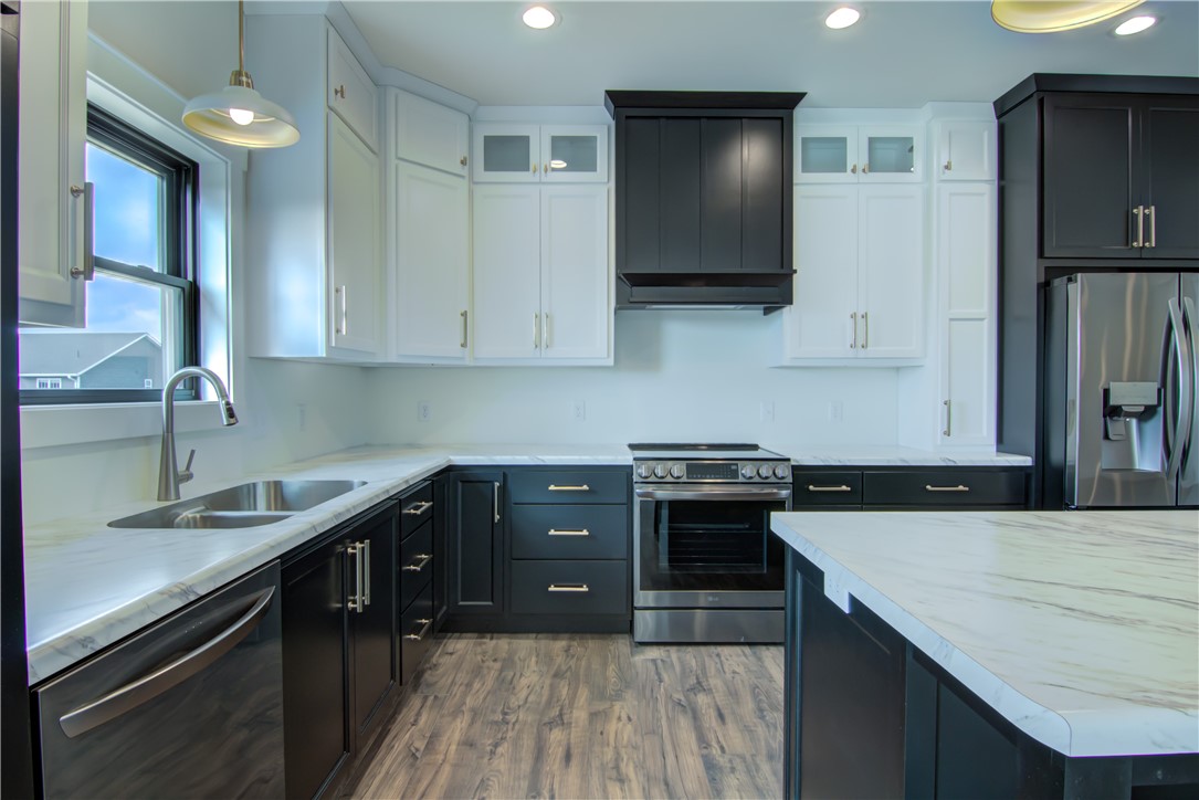 Chippewa Falls, Wisconsin, 54729, United States, 5 Bedrooms Bedrooms, ,3 BathroomsBathrooms,Residential,For Sale,1979363