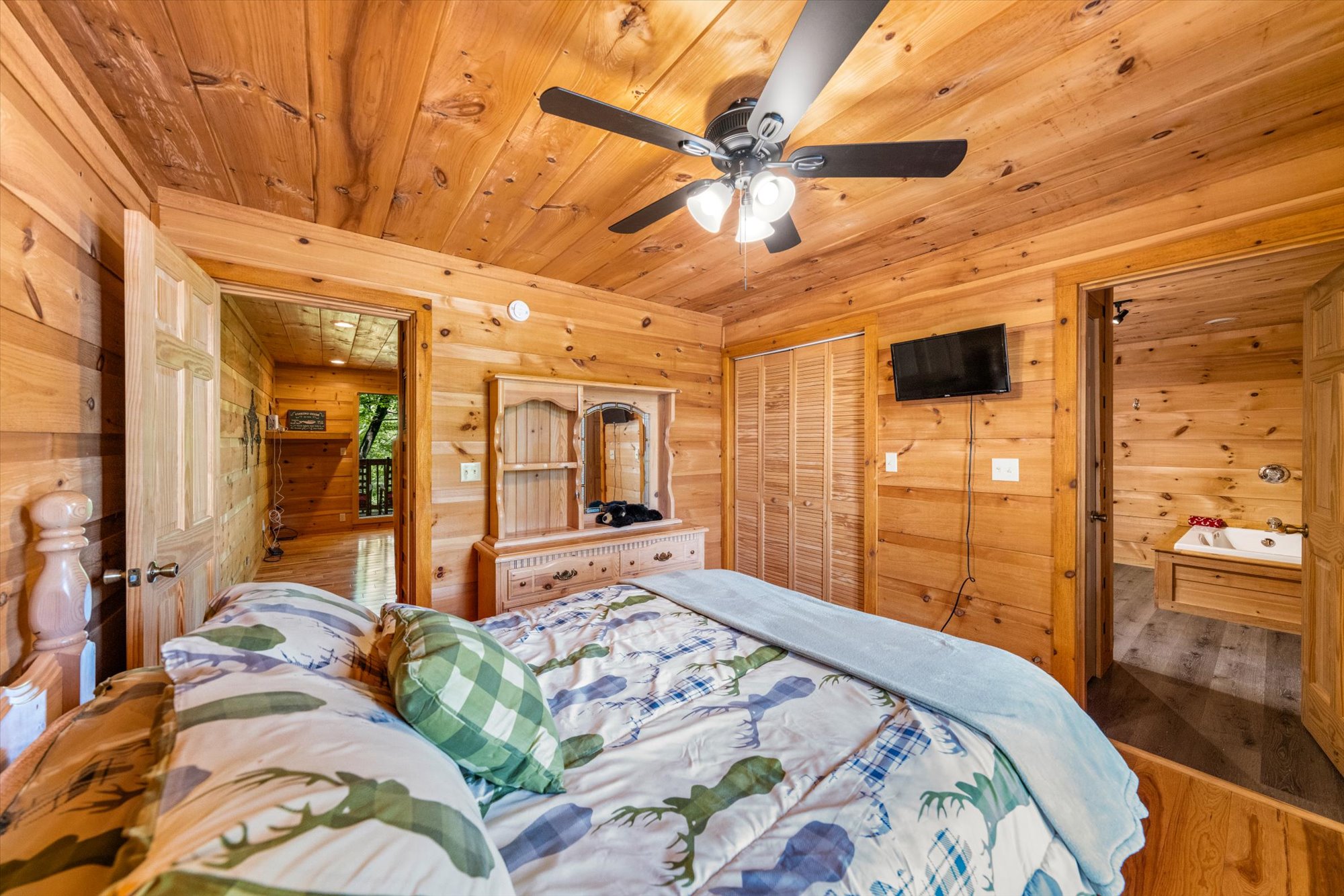 Sevierville, Tennessee, 37862, United States, 3 Bedrooms Bedrooms, ,3 BathroomsBathrooms,Residential,For Sale,1920301