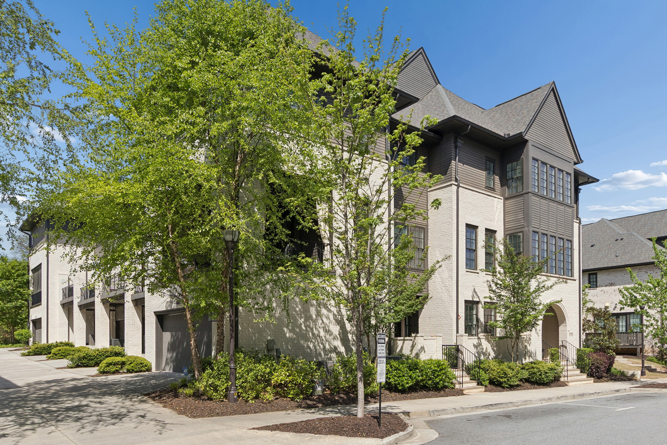  End-Unit Luxury Townhome at Aria - 物件實景