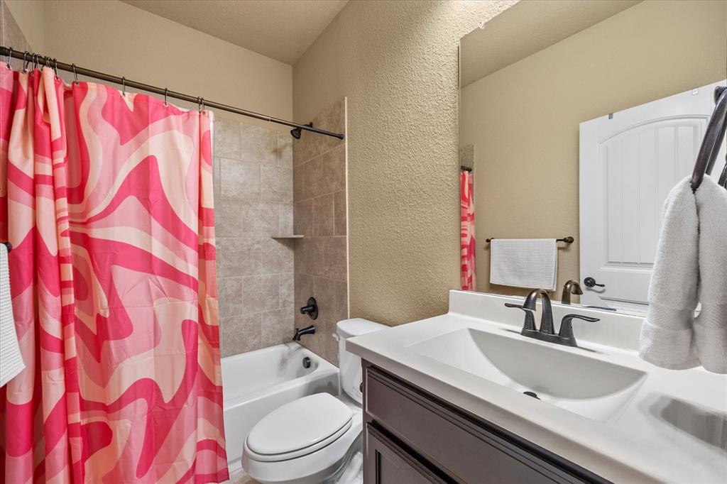 Heath, Texas, 75126, United States, 4 Bedrooms Bedrooms, ,4 BathroomsBathrooms,Residential,For Sale,1708060