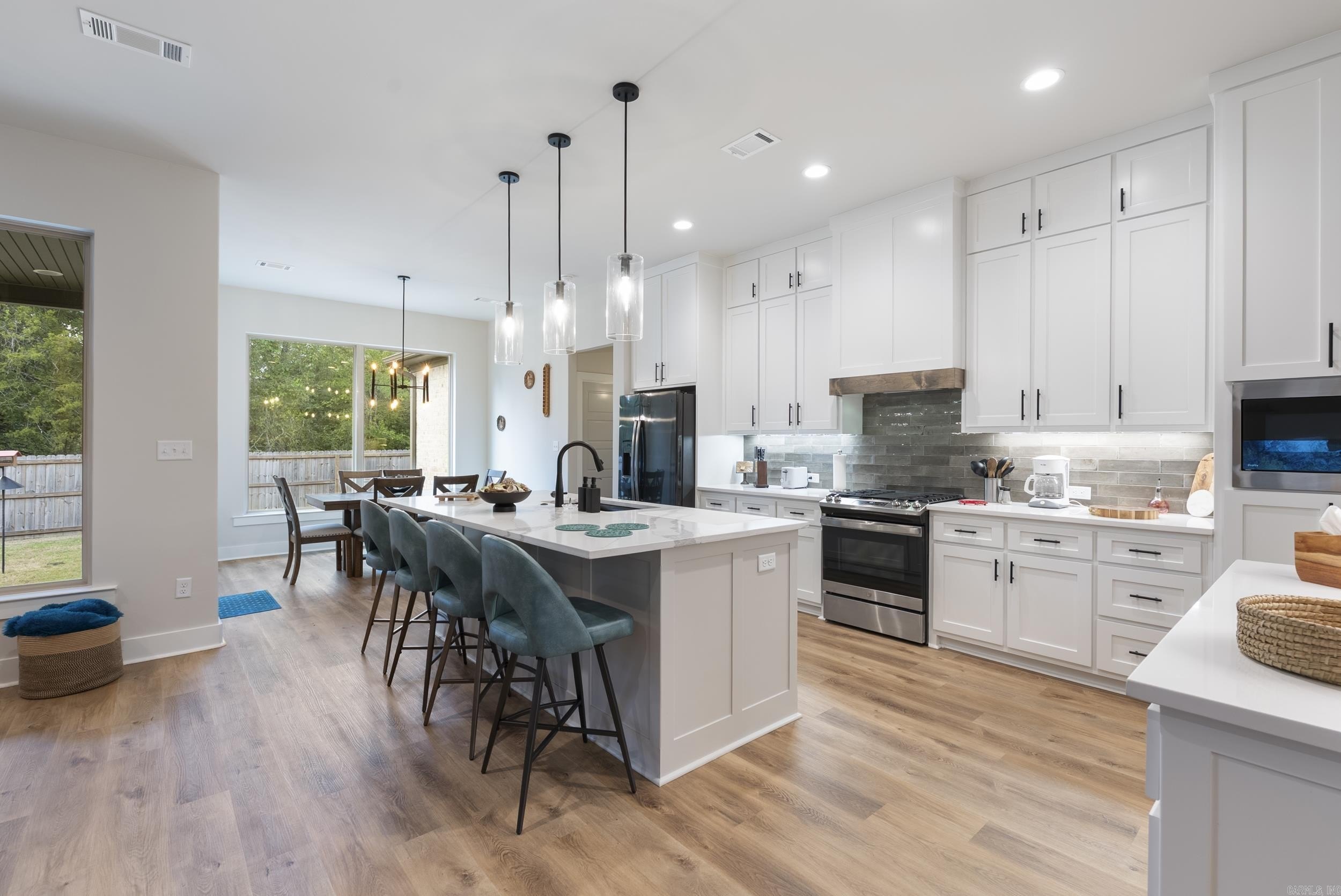 Maumelle, Arkansas, 72113, United States, 4 Bedrooms Bedrooms, ,3 BathroomsBathrooms,Residential,For Sale,1983725