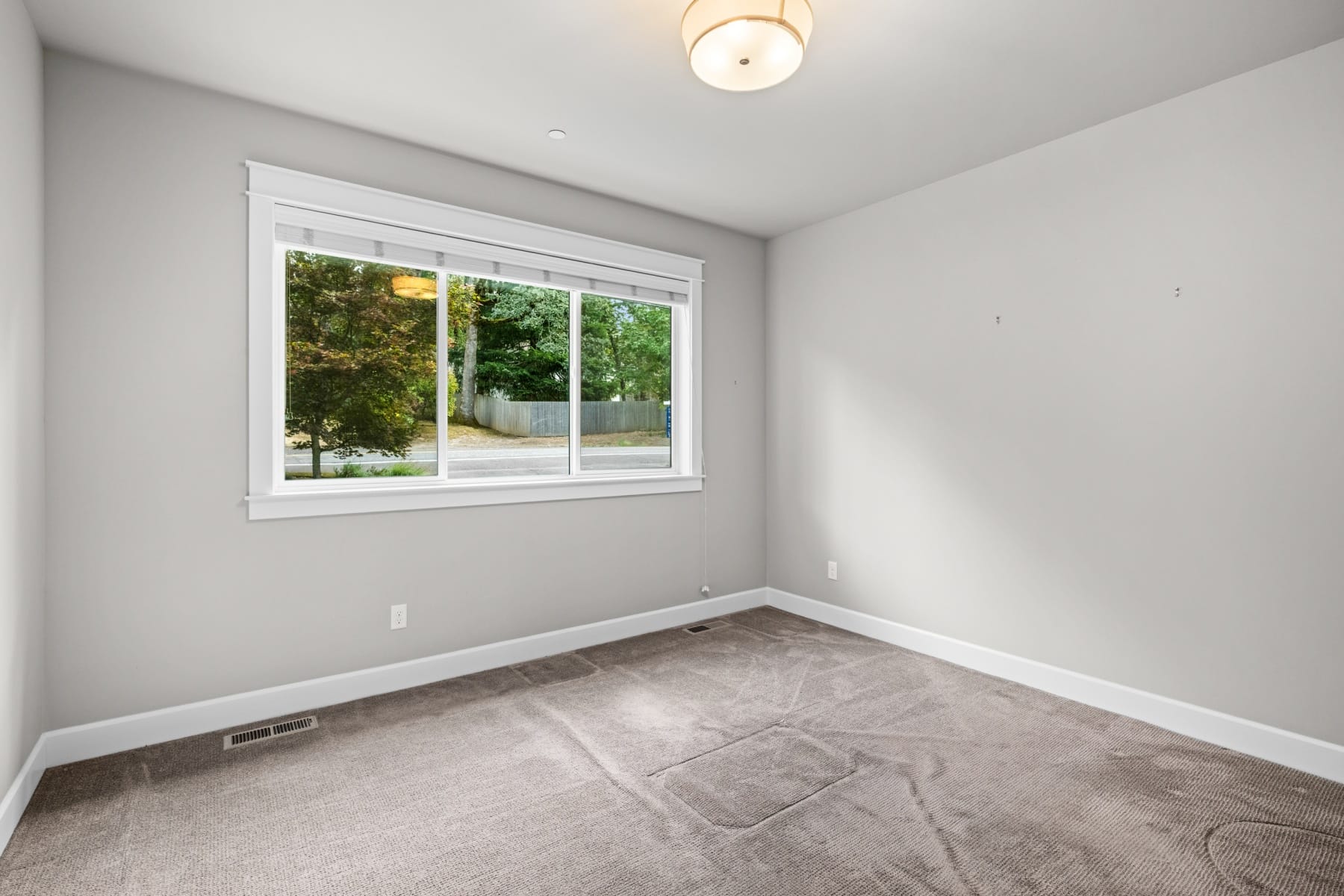  12465 SW LESSER RD Portland, OR 97219 - 物件實景
