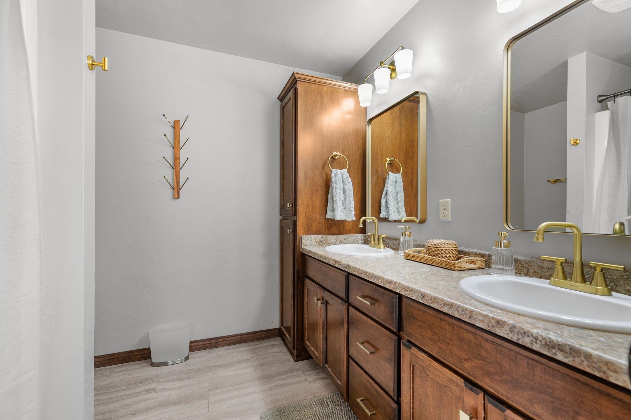 GREENVILLE, Wisconsin, 54942, United States, 4 Bedrooms Bedrooms, ,4 BathroomsBathrooms,Residential,For Sale,1911412