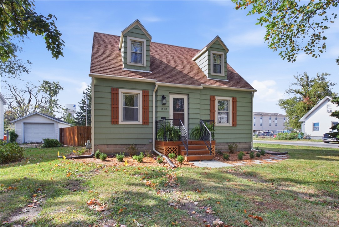10th St, Charleston, IL 61920 #1