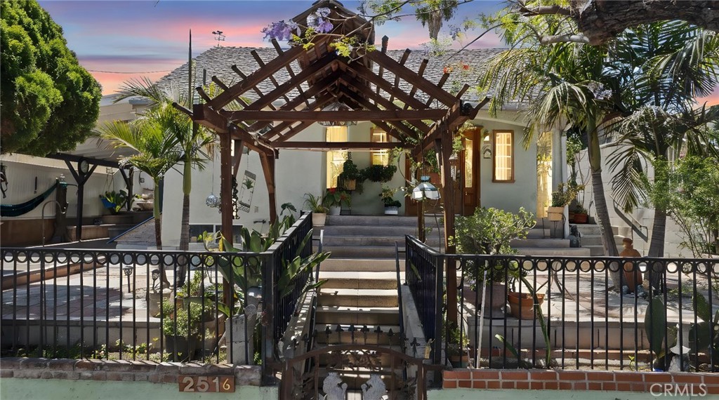 Los Angeles, California, 90033, United States, 4 Bedrooms Bedrooms, ,3 BathroomsBathrooms,Residential,For Sale,1834728