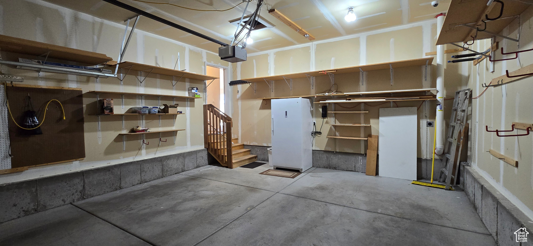 Saratoga Springs, Utah, 84045, United States, 3 Bedrooms Bedrooms, ,2 BathroomsBathrooms,Residential,For Sale,1942303