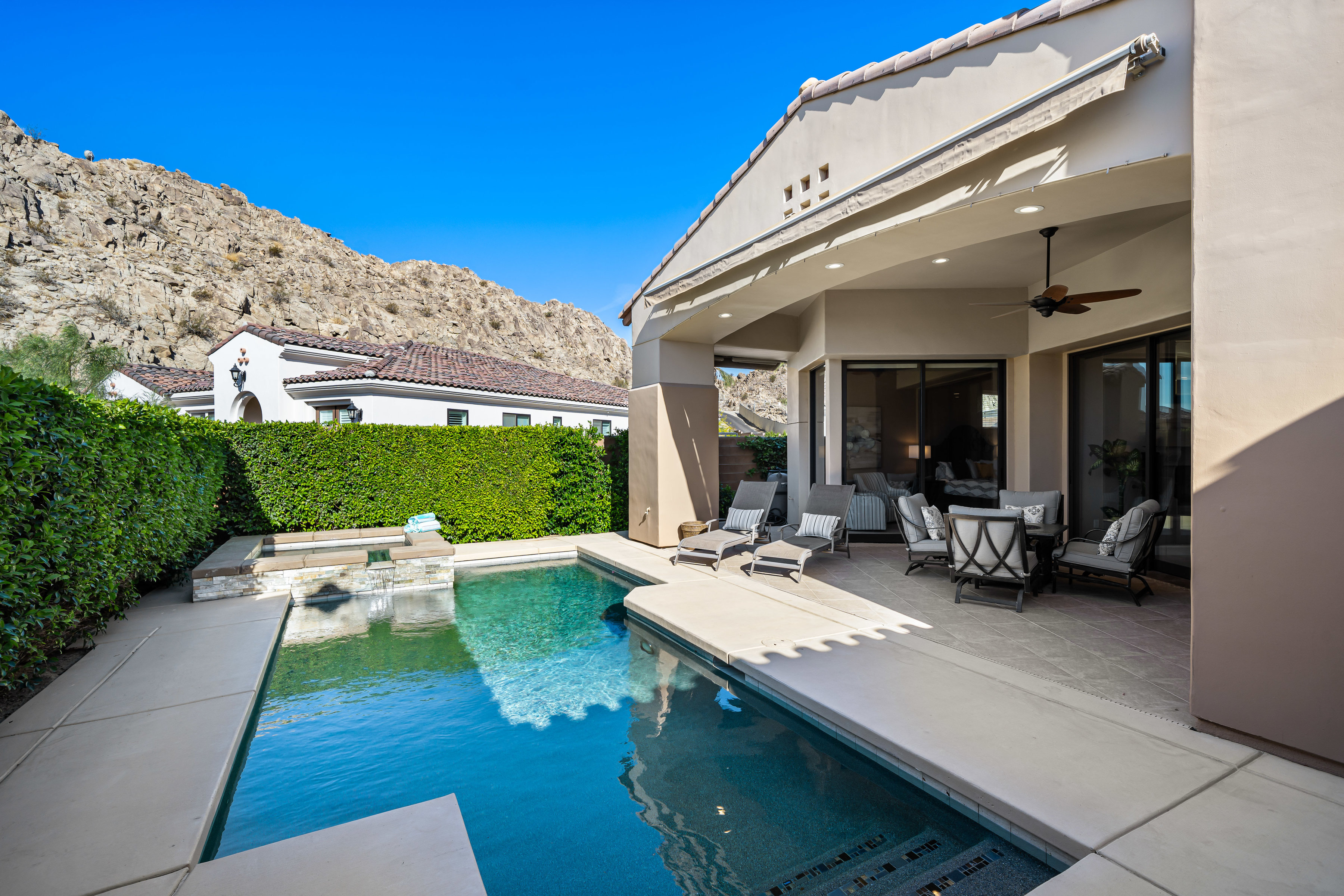  South Facing Gated La Quinta Pool Home - 物件實景