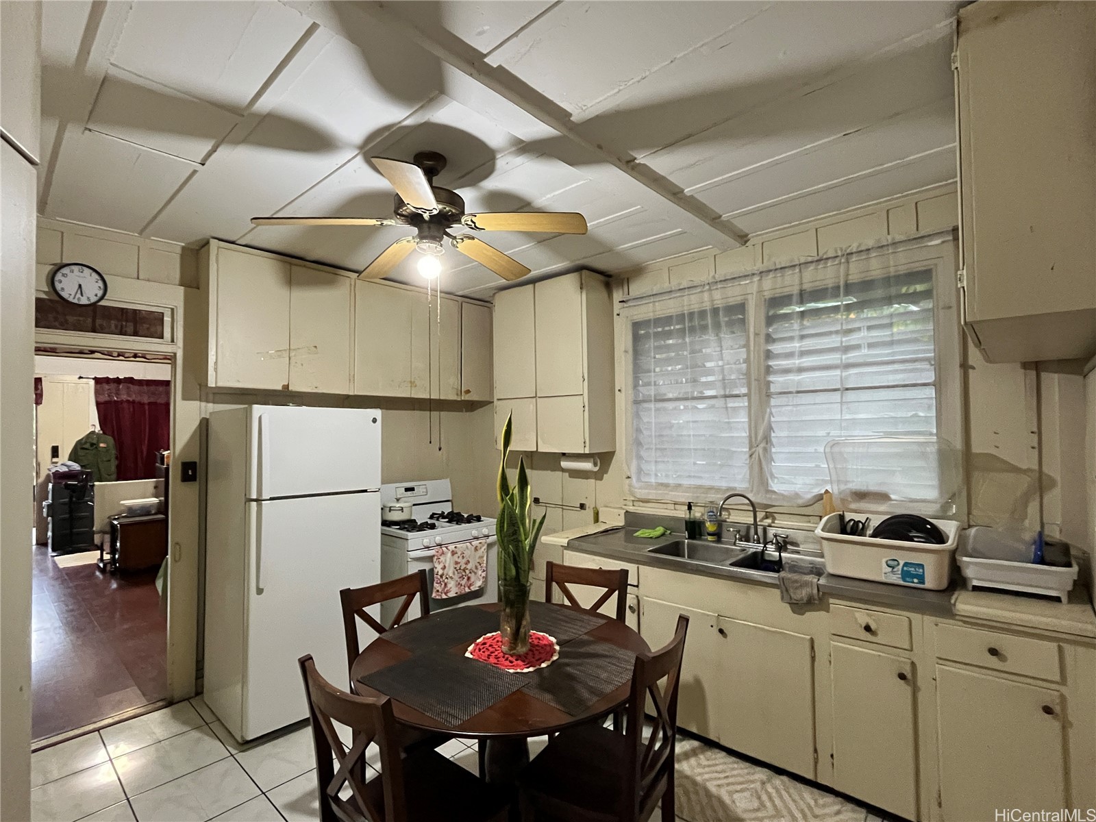 Honolulu, Hawaii, 96819, United States, 3 Bedrooms Bedrooms, ,2 BathroomsBathrooms,Residential,For Sale,1989154