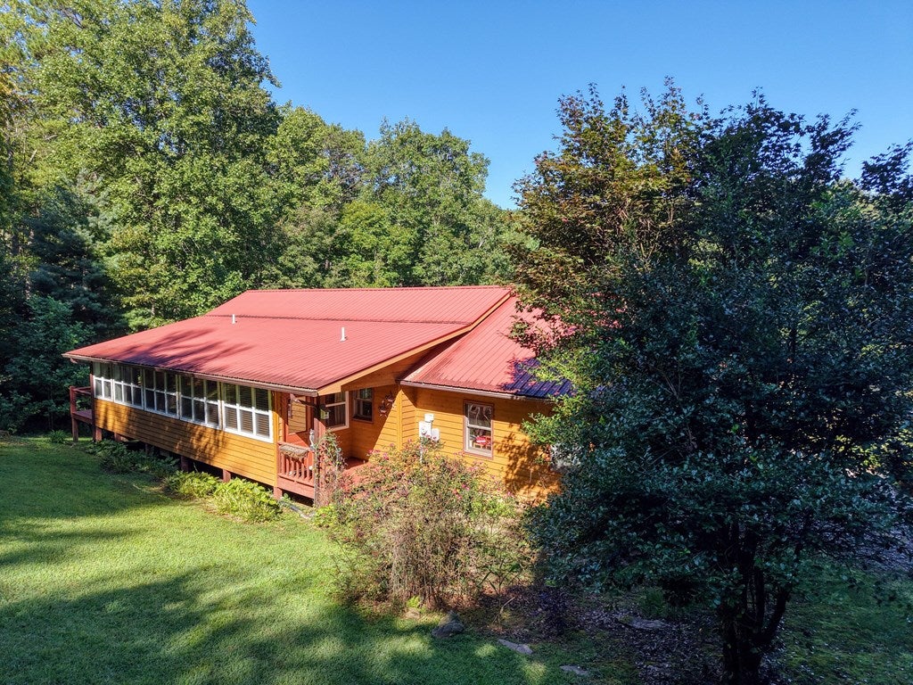 Blairsville, Georgia, 30512, United States, 2 Bedrooms Bedrooms, ,2 BathroomsBathrooms,Residential,For Sale,1932142