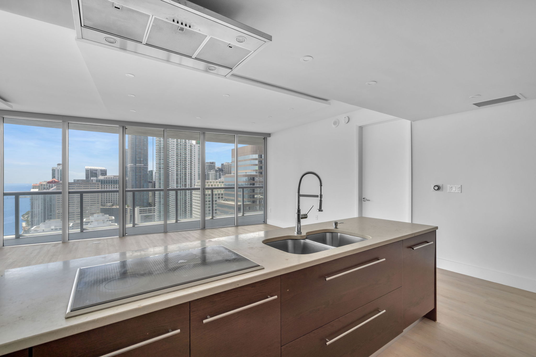  495 Brickell Ave, Miami, FL, 33131 - 物件實景