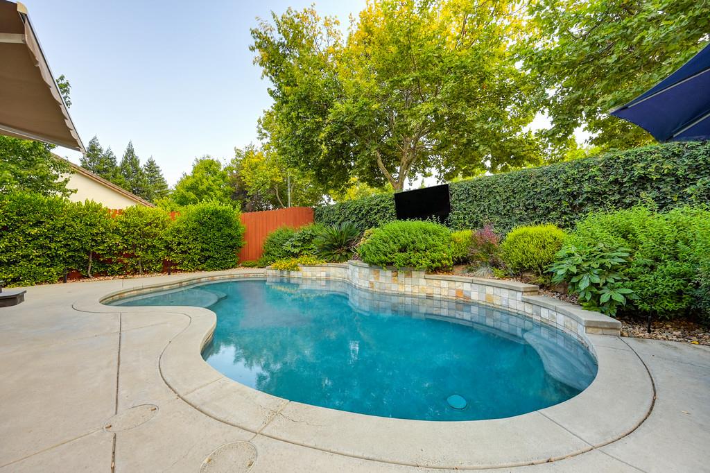 Roseville, California, 95747, United States, 6 Bedrooms Bedrooms, ,4 BathroomsBathrooms,Residential,For Sale,1940337