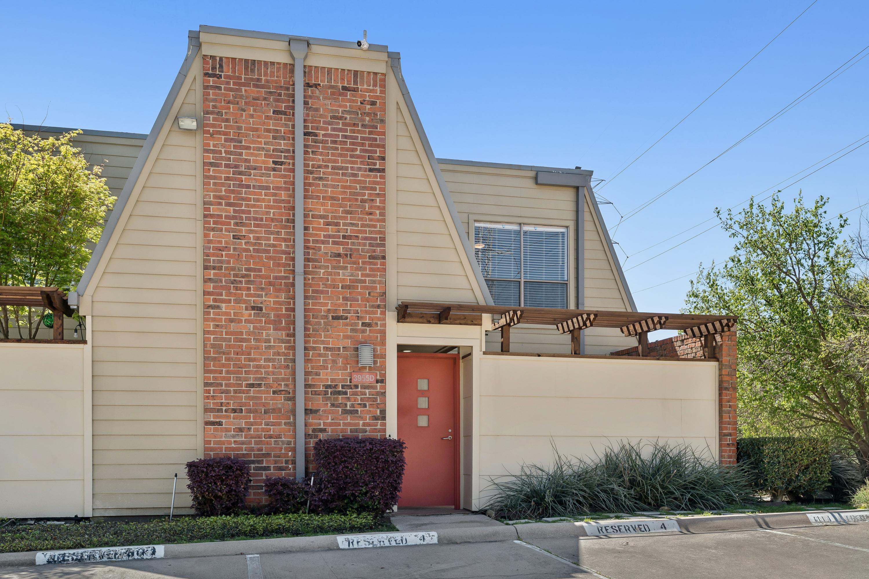  Katy Trail Condo Fully Remodeled with Private Turf Patio - 物件實景