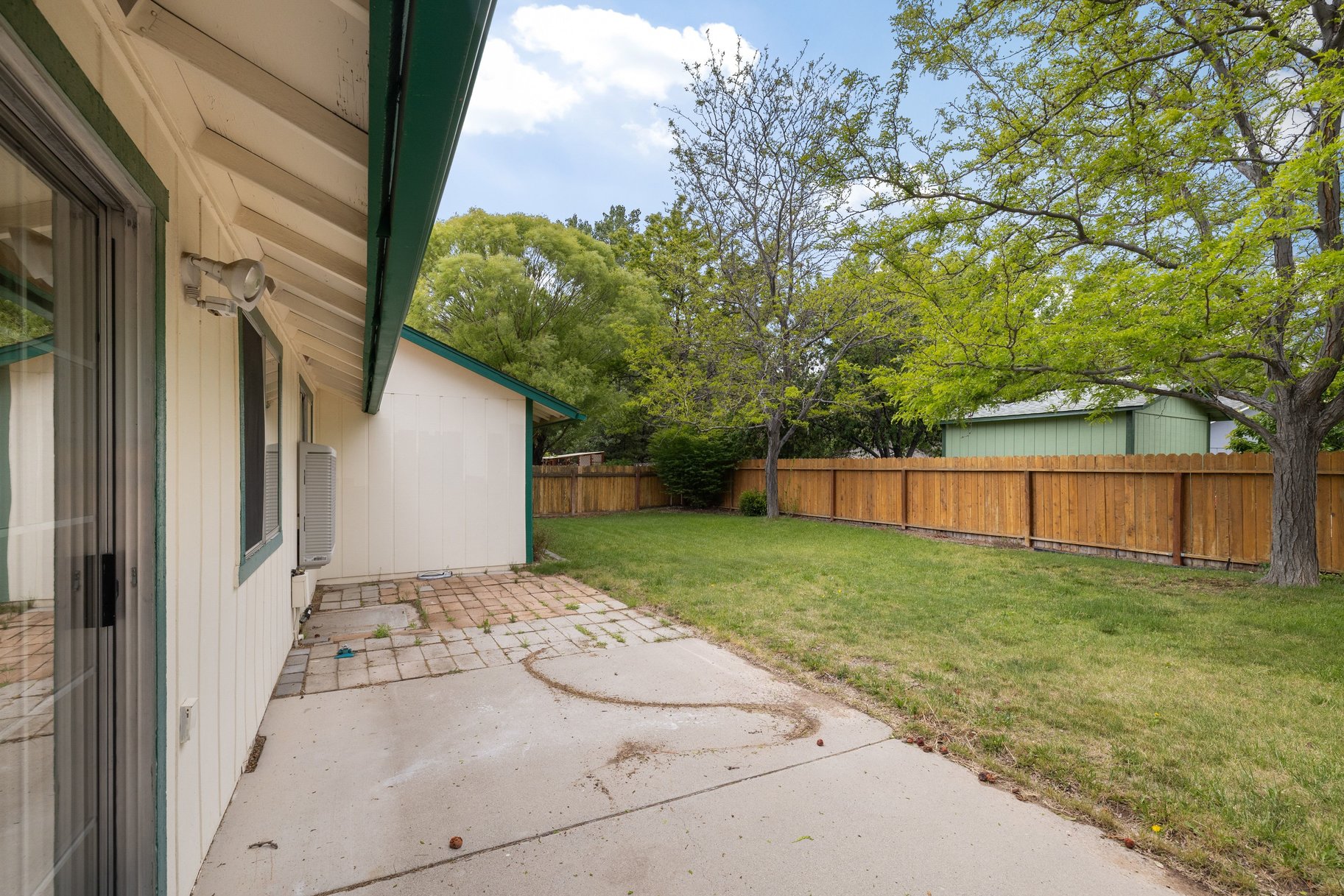  Move-in Ready. Great starter or investment home - 物件實景