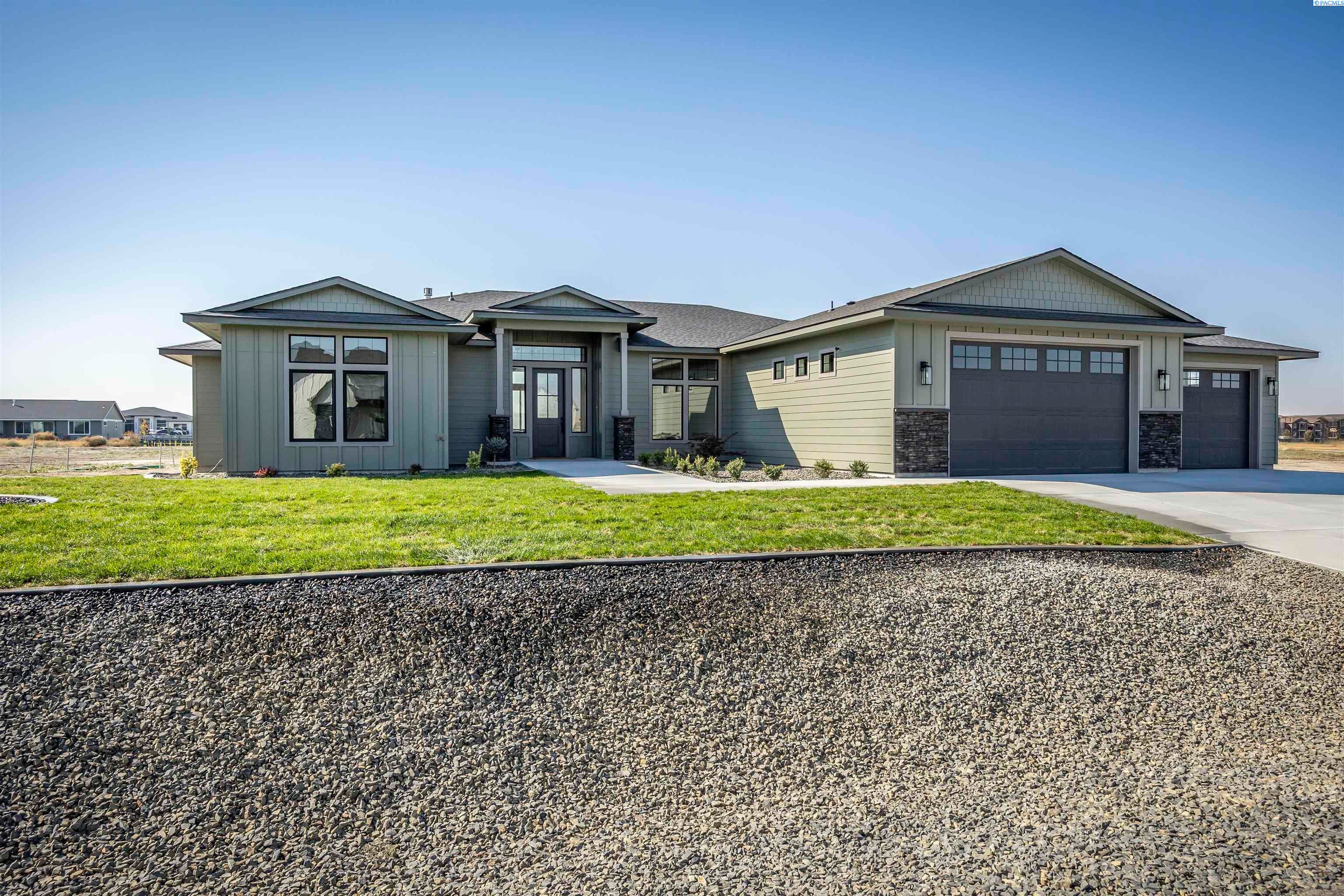 Kennewick, Washington, 99338, United States, 4 Bedrooms Bedrooms, ,3 BathroomsBathrooms,Residential,For Sale,2002511