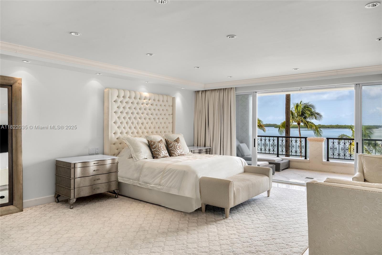 Miami Beach, Florida, 33109, United States, 4 Bedrooms Bedrooms, ,5 BathroomsBathrooms,Residential,For Sale,1858319
