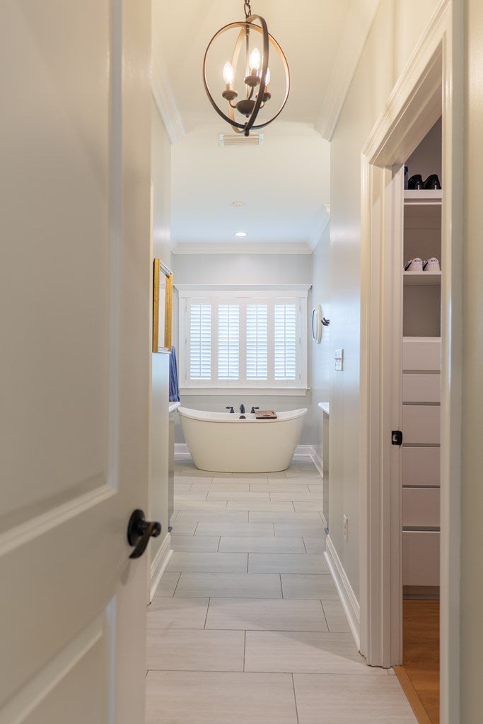 Valdosta, Georgia, 31601, United States, 4 Bedrooms Bedrooms, ,3 BathroomsBathrooms,Residential,For Sale,1991000