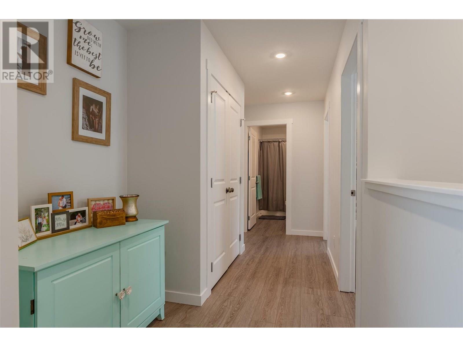 CASTLEGAR, British Columbia, V1N 4X8, CA, 6 Bedrooms Bedrooms, ,3 BathroomsBathrooms,Residential,For Sale,1883021