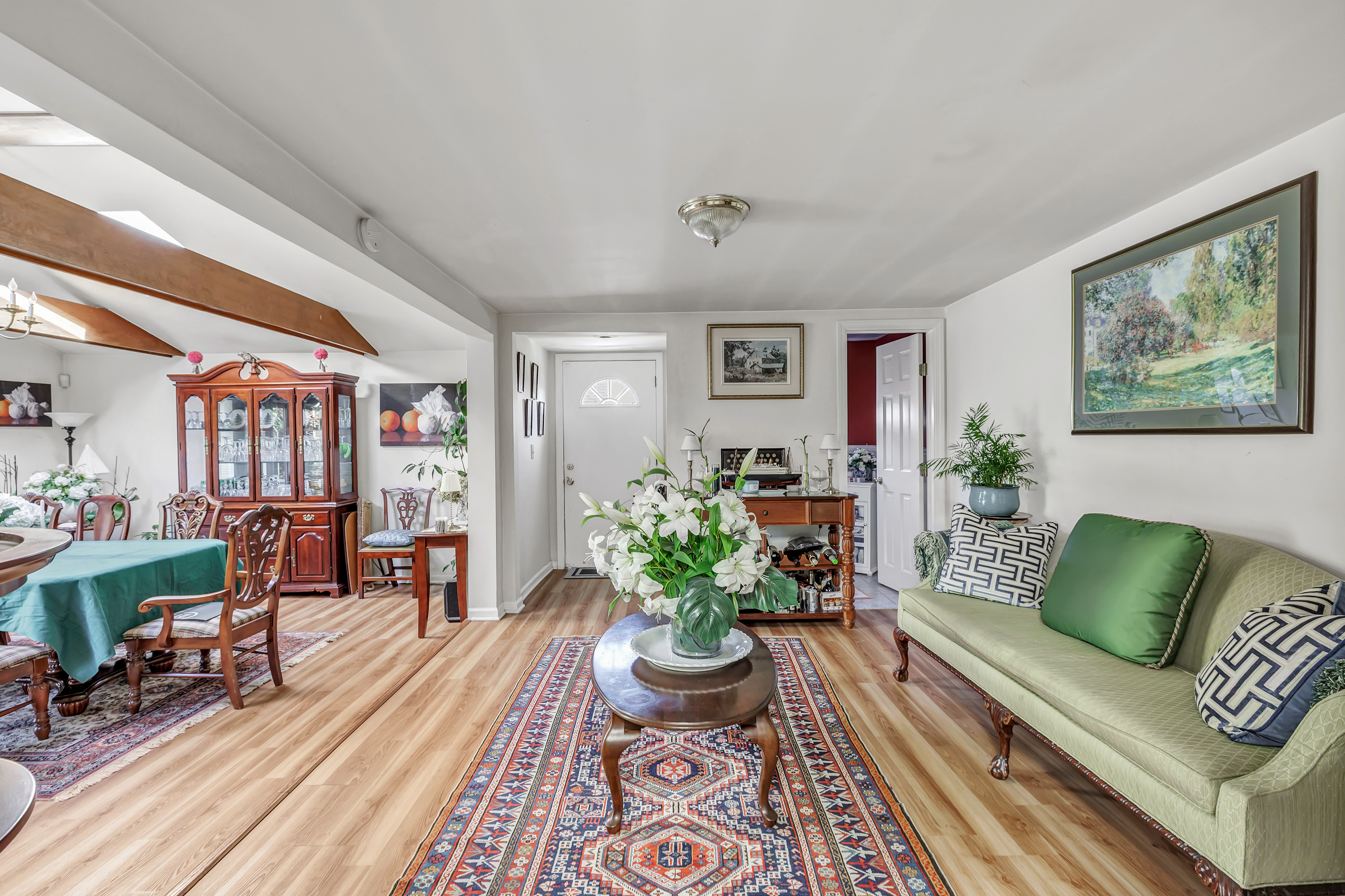 Stratford, Connecticut, 06614, United States, 4 Bedrooms Bedrooms, ,4 BathroomsBathrooms,Residential,For Sale,1996522