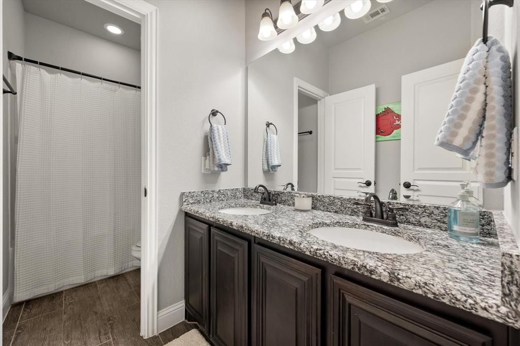 Mansfield, Texas, 76063, United States, 5 Bedrooms Bedrooms, ,3 BathroomsBathrooms,Residential,For Sale,1968843