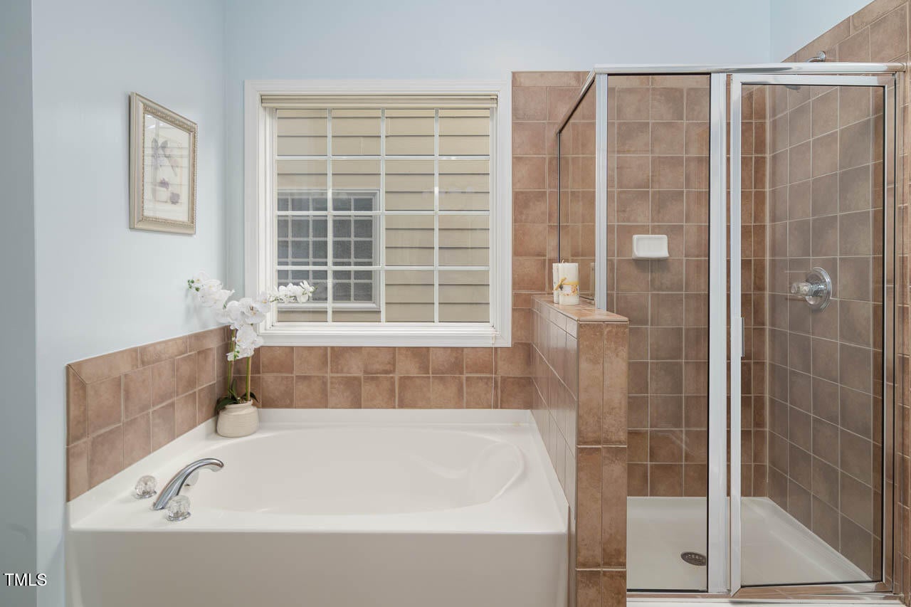Cary, North Carolina, 27519, United States, 5 Bedrooms Bedrooms, ,3 BathroomsBathrooms,Residential,For Sale,1918734