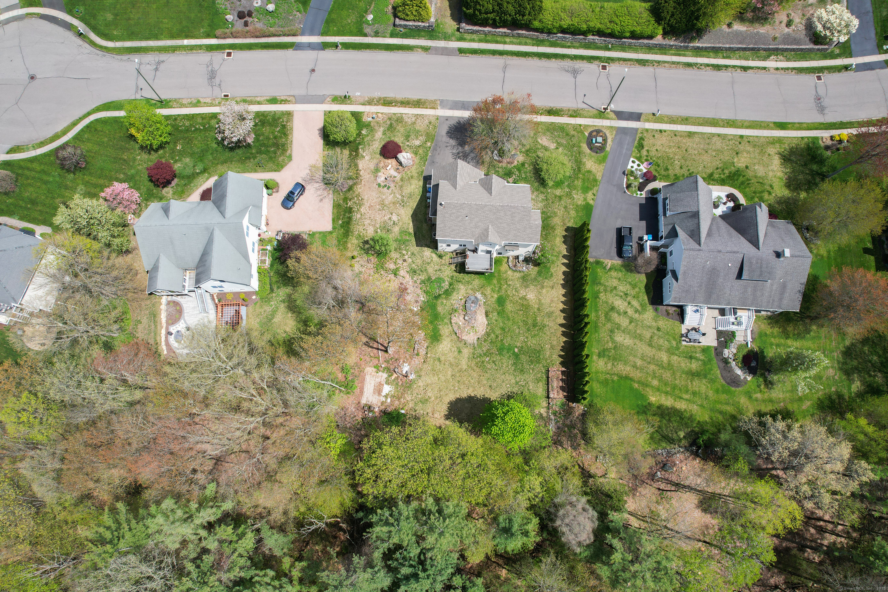 Bristol, Connecticut, 06010, United States, 3 Bedrooms Bedrooms, ,3 BathroomsBathrooms,Residential,For Sale,1804517