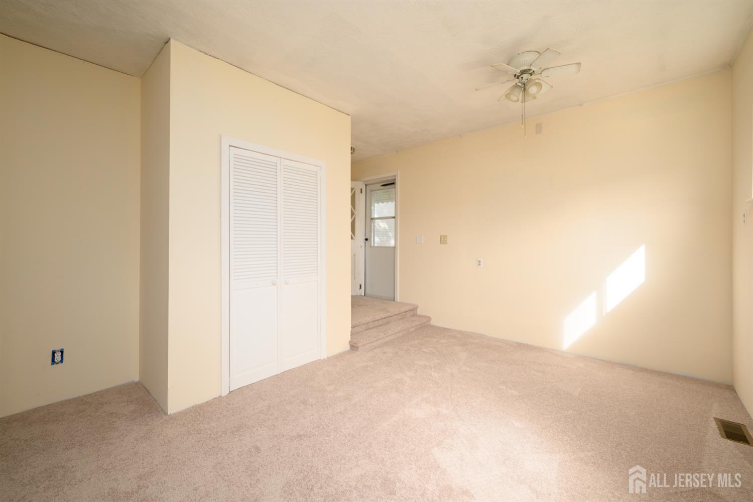 Edison, New Jersey, 08817, United States, 3 Bedrooms Bedrooms, ,2 BathroomsBathrooms,Residential,For Sale,1958154