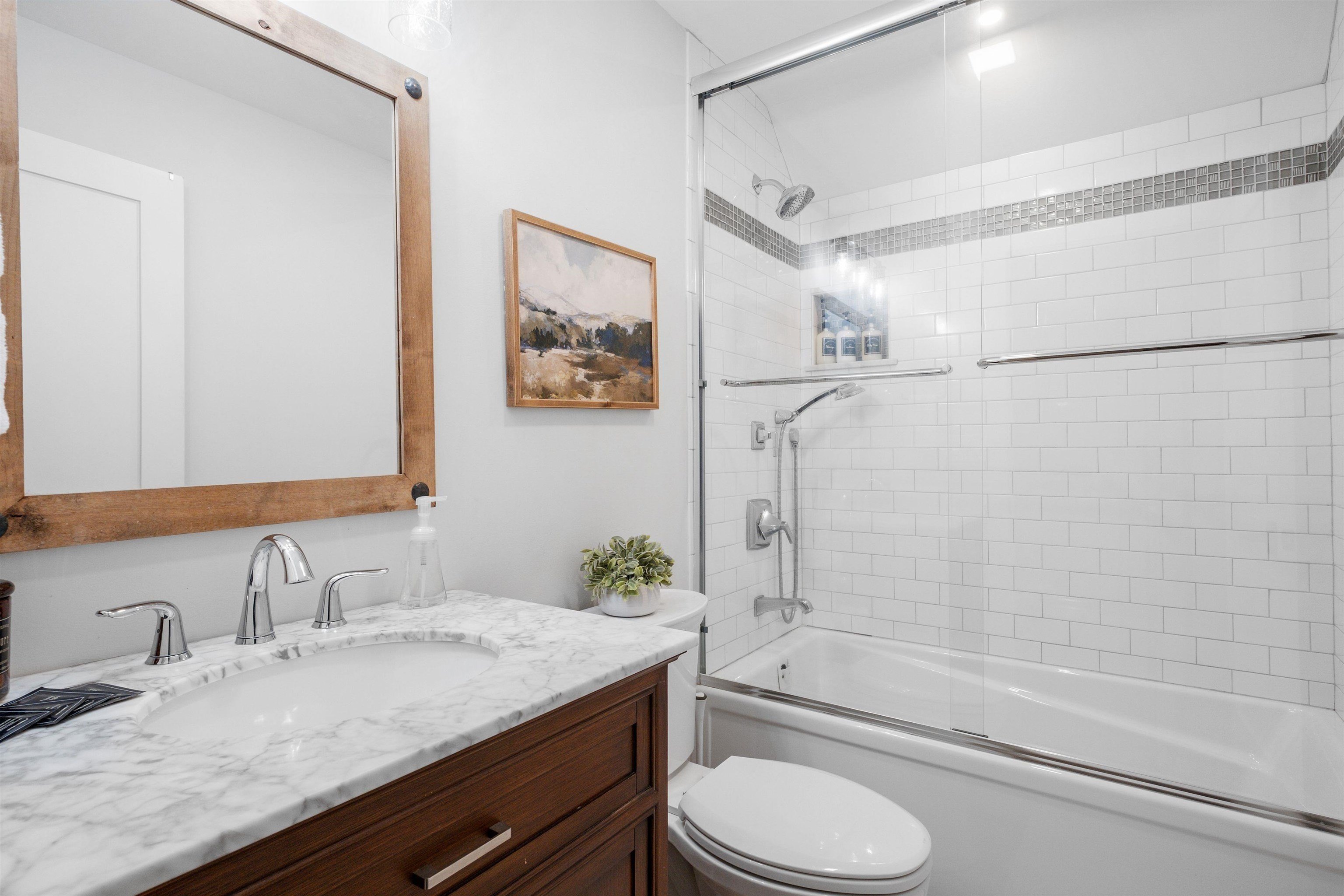 Lincoln, New Hampshire, 03251, United States, 4 Bedrooms Bedrooms, ,4 BathroomsBathrooms,Residential,For Sale,1803073