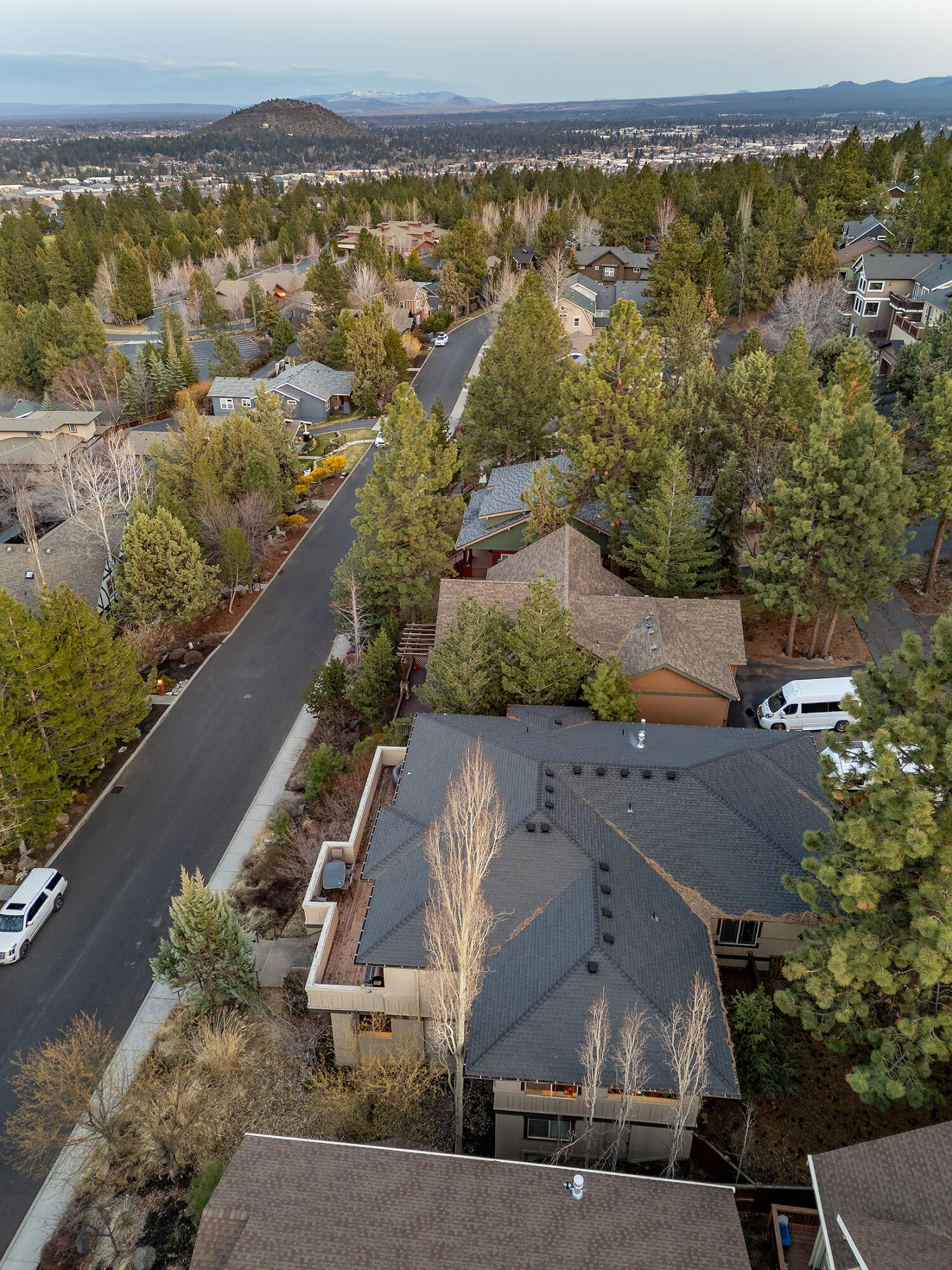 Bend, Oregon, 97703, United States, 4 Bedrooms Bedrooms, ,3 BathroomsBathrooms,Residential,For Sale,1805310