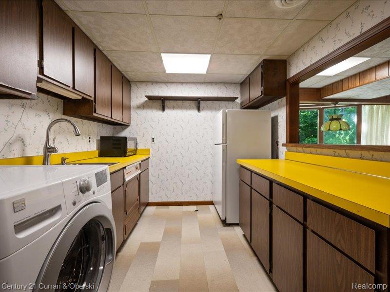 Inkster, Michigan, 48141, United States, 3 Bedrooms Bedrooms, ,3 BathroomsBathrooms,Residential,For Sale,1983266