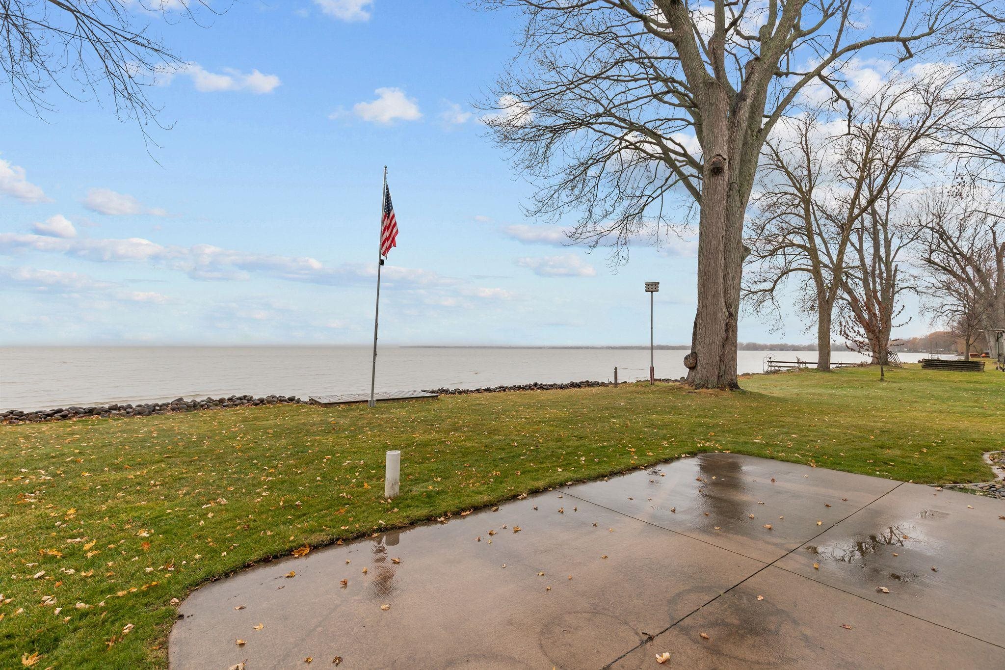 MENASHA, Wisconsin, 54942, United States, 4 Bedrooms Bedrooms, ,2 BathroomsBathrooms,Residential,For Sale,1996983