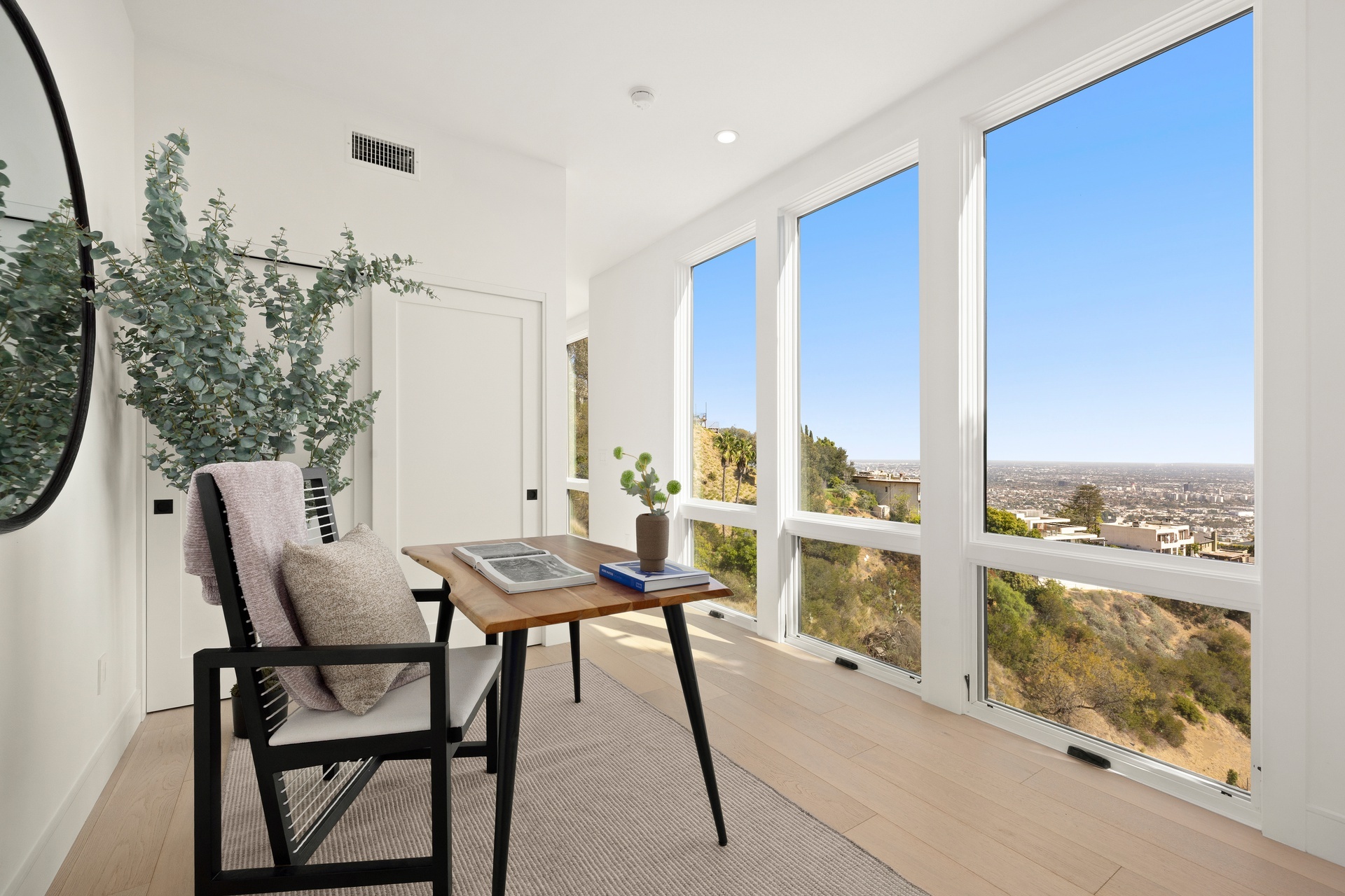  8446 Grand View Dr - 物件實景