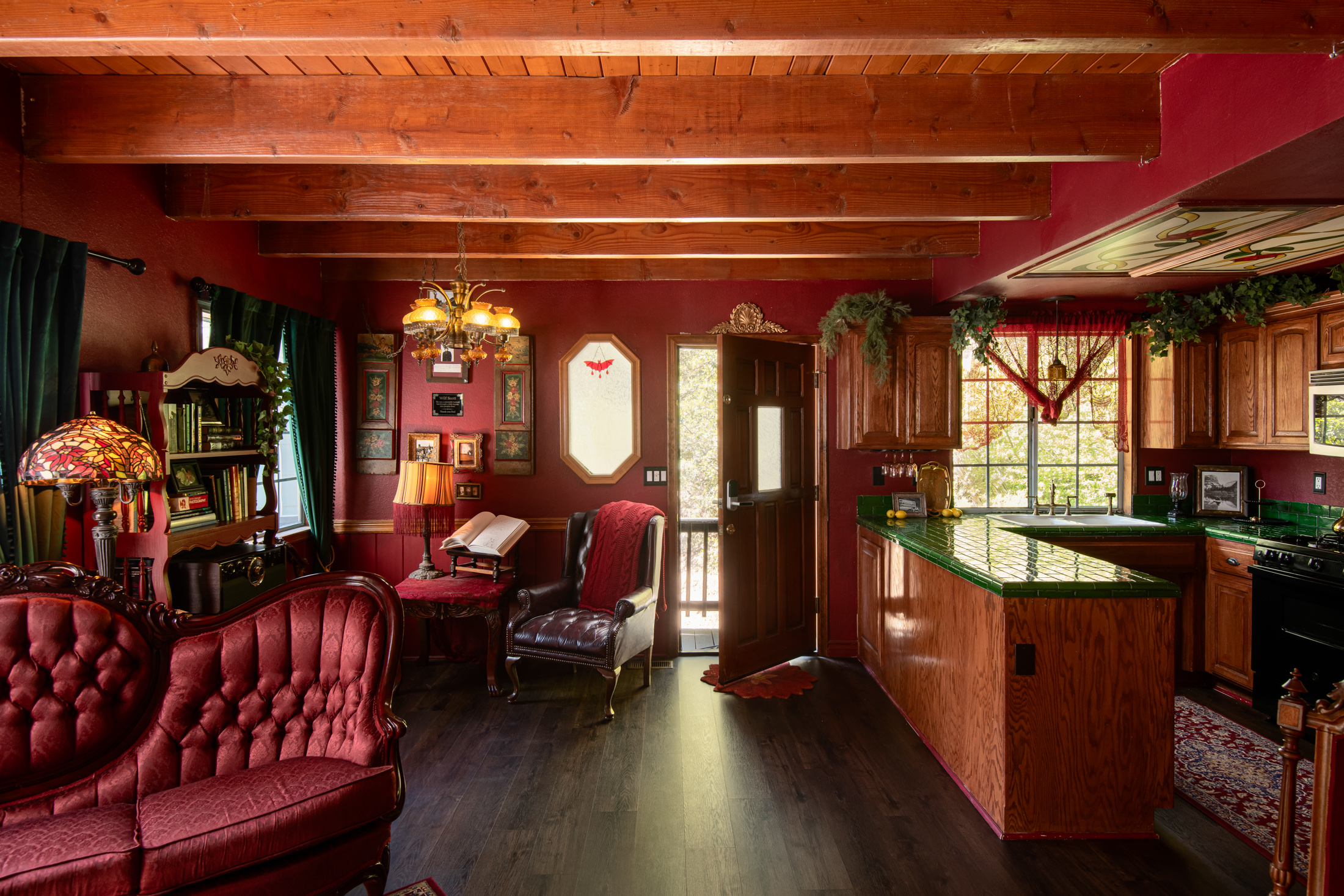  23594 Hillside Drive, Crestline, CA 92325 - 物件實景