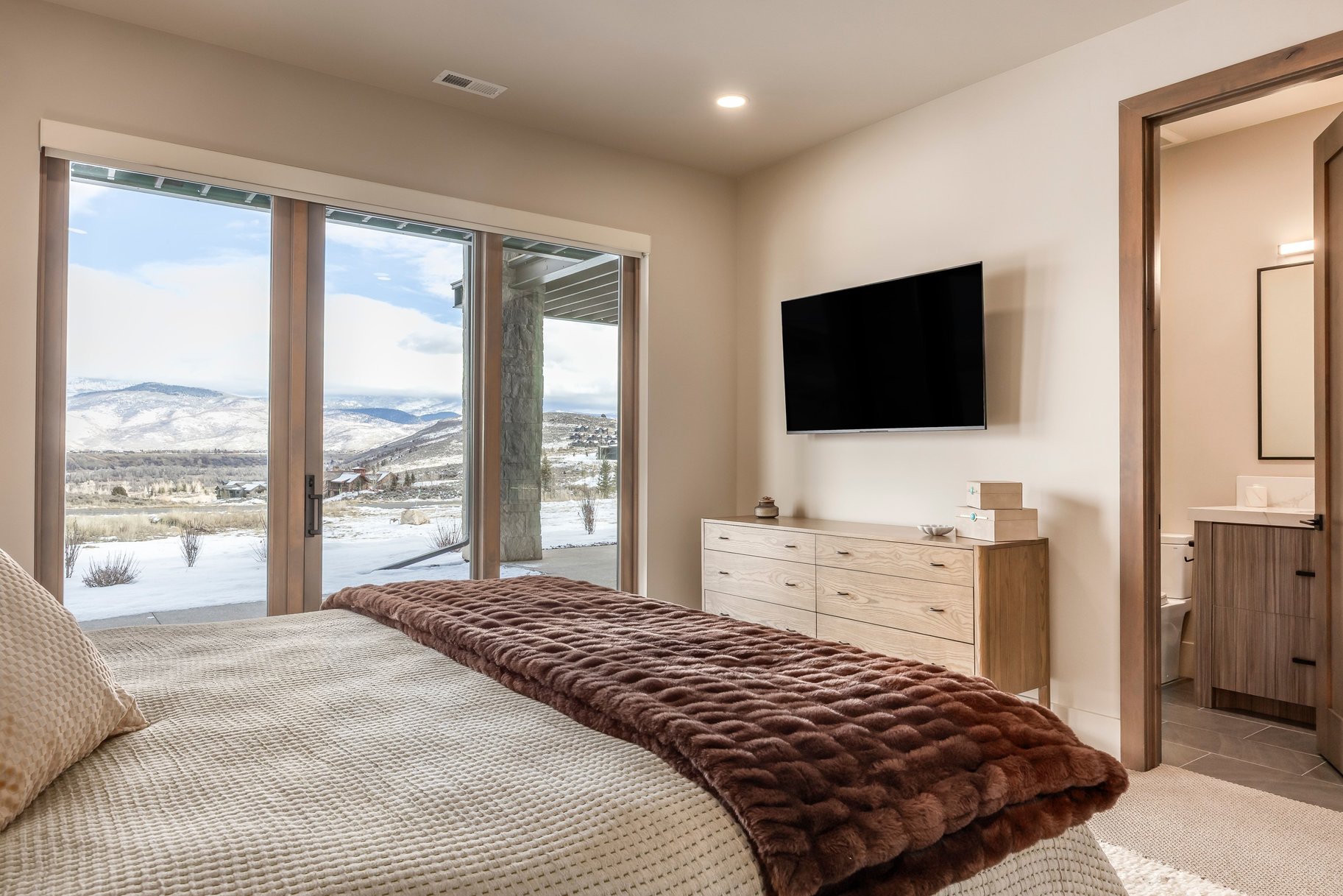  Beautiful Modern Custom Home with Rock Cliff Views at Victory Ranch - 物件實景