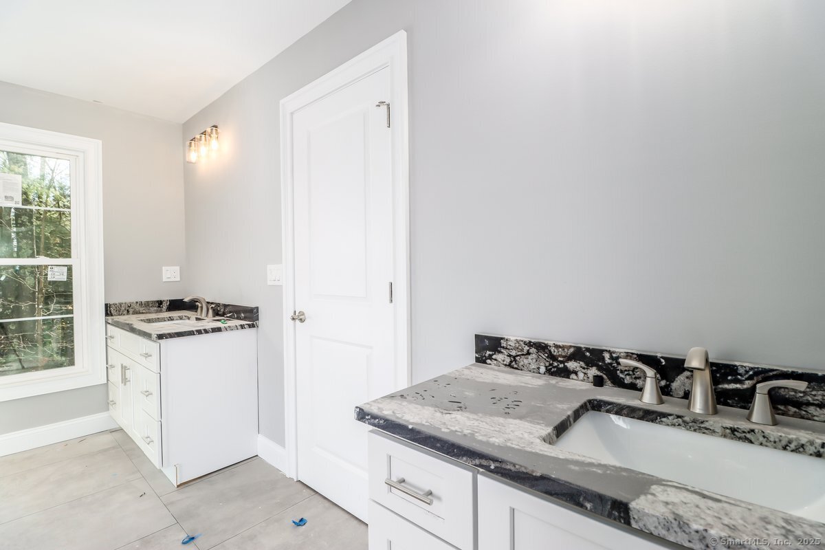 New Milford, Connecticut, 06776, United States, 4 Bedrooms Bedrooms, ,3 BathroomsBathrooms,Residential,For Sale,1896201