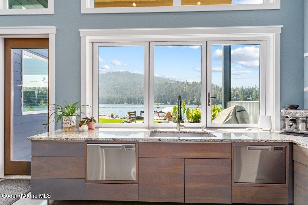 Sandpoint, Idaho, 83864, United States, 4 Bedrooms Bedrooms, ,3 BathroomsBathrooms,Residential,For Sale,1983378