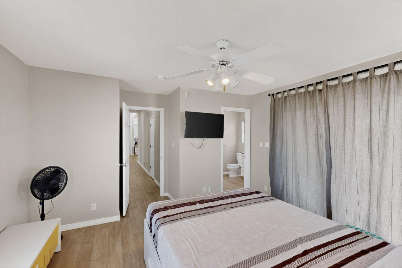 Albuquerque, New Mexico, 87122, United States, 5 Bedrooms Bedrooms, ,5 BathroomsBathrooms,Residential,For Sale,1933221