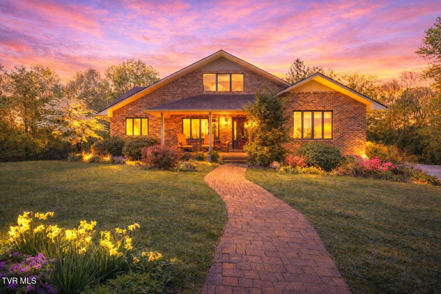 Jonesborough, Tennessee, 37659, United States, 6 Bedrooms Bedrooms, ,6 BathroomsBathrooms,Residential,For Sale,2011777