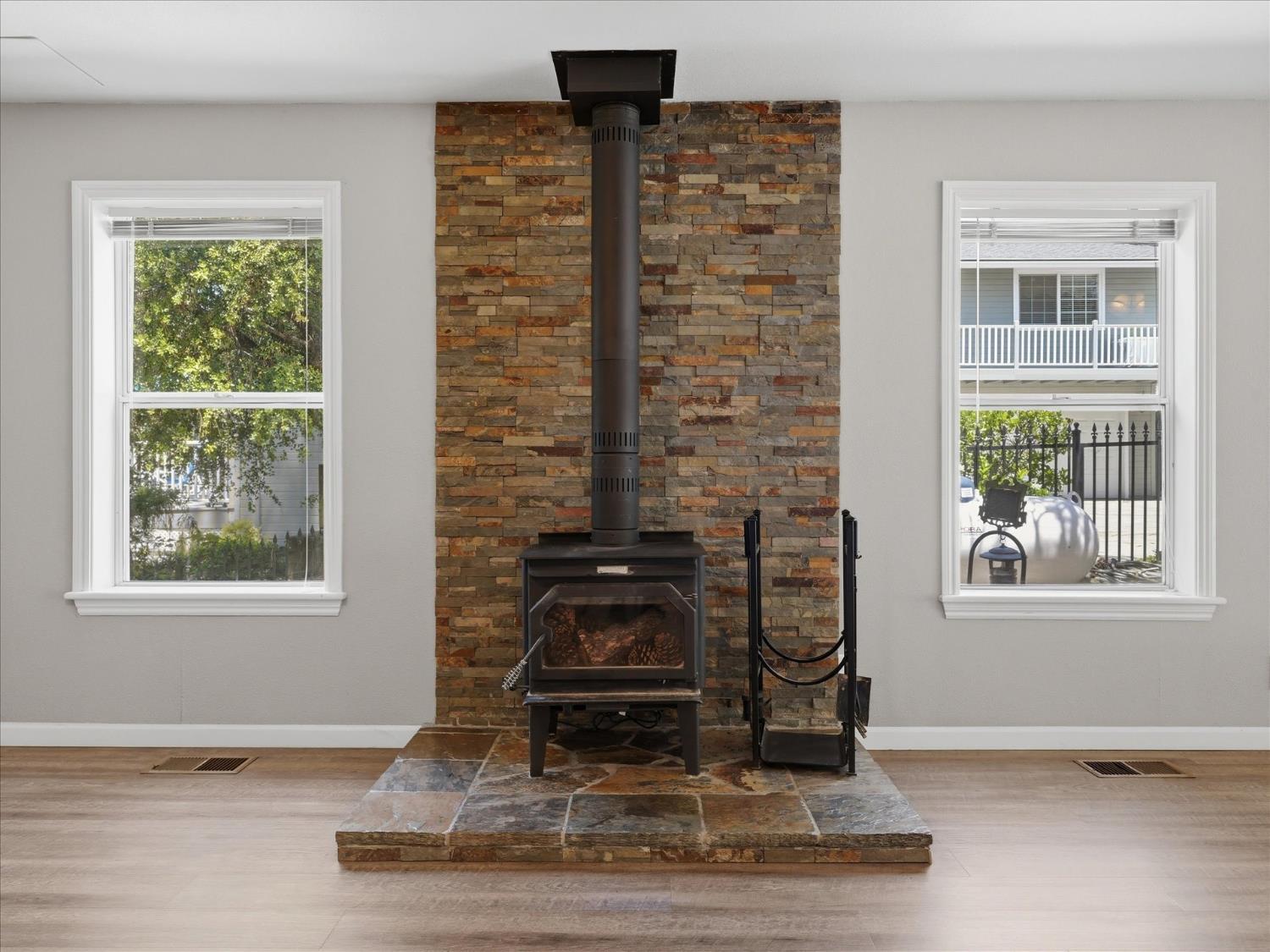 Bass Lake, California, 93604, United States, 3 Bedrooms Bedrooms, ,3 BathroomsBathrooms,Residential,For Sale,2049095