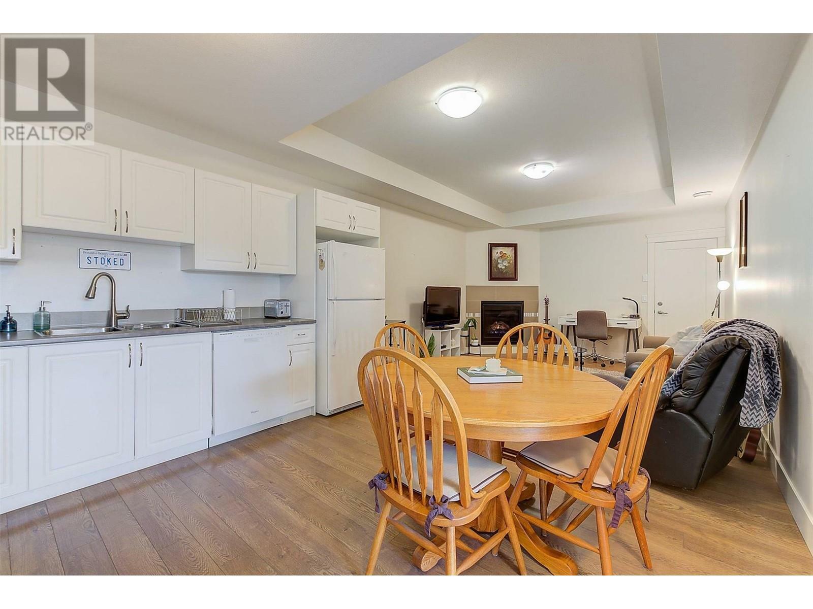 KELOWNA, British Columbia, V1V 2R1, CA, 4 Bedrooms Bedrooms, ,3 BathroomsBathrooms,Residential,For Sale,1839022