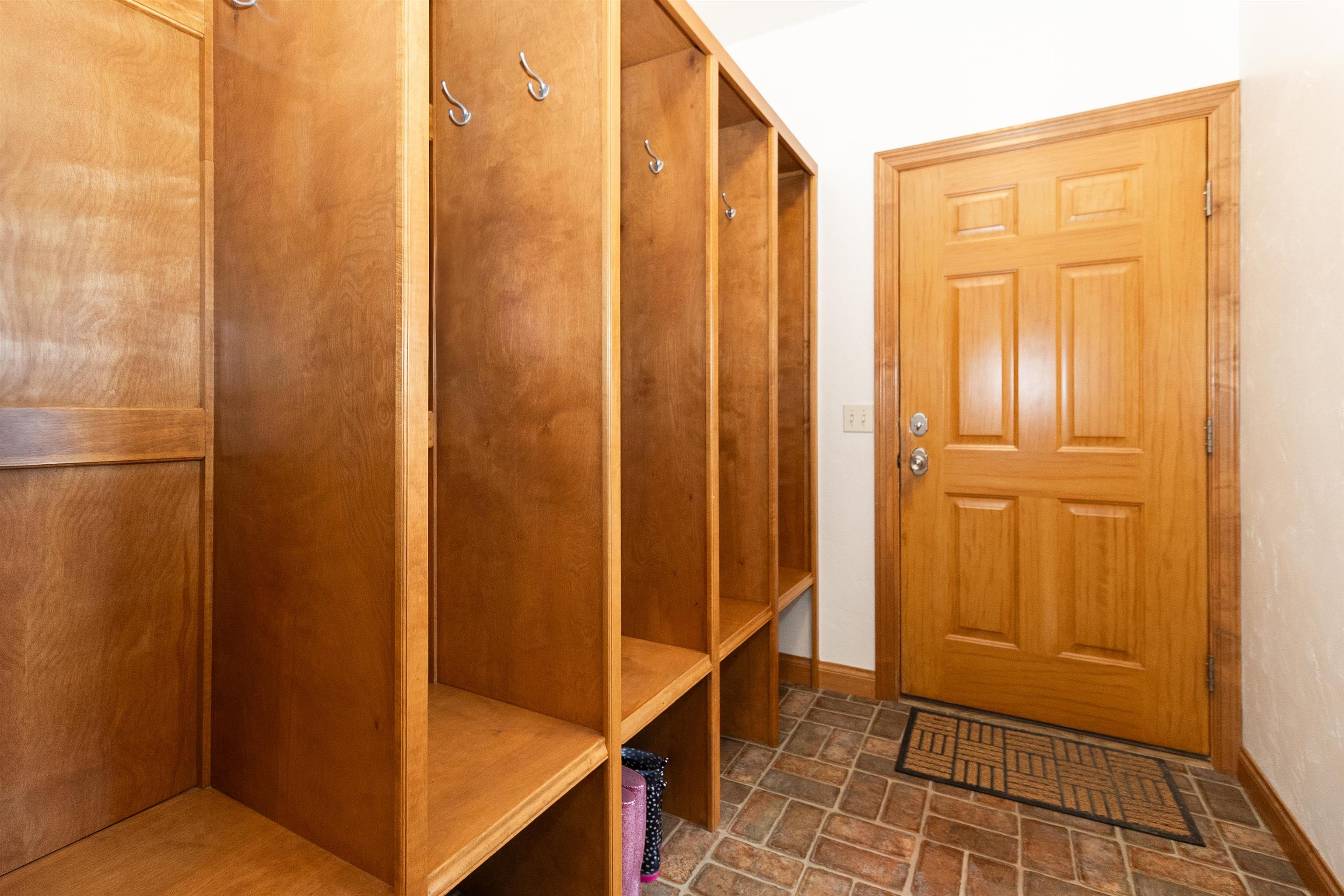 SEYMOUR, Wisconsin, 54115, United States, 4 Bedrooms Bedrooms, ,4 BathroomsBathrooms,Residential,For Sale,1926224