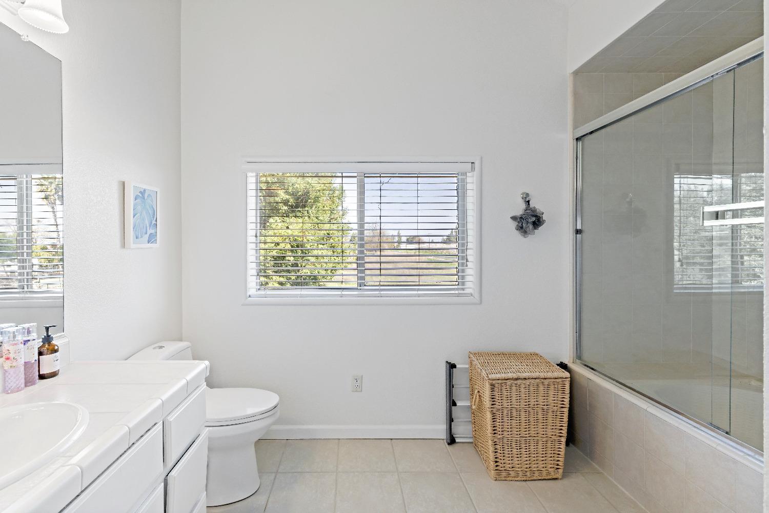 Turlock, California, 95380, United States, 3 Bedrooms Bedrooms, ,4 BathroomsBathrooms,Residential,For Sale,1993882