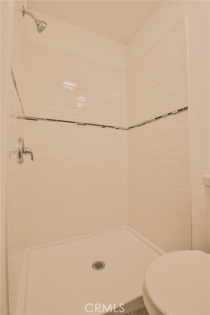 Los Angeles, California, 90003, United States, 5 Bedrooms Bedrooms, ,Residential,For Sale,1889512