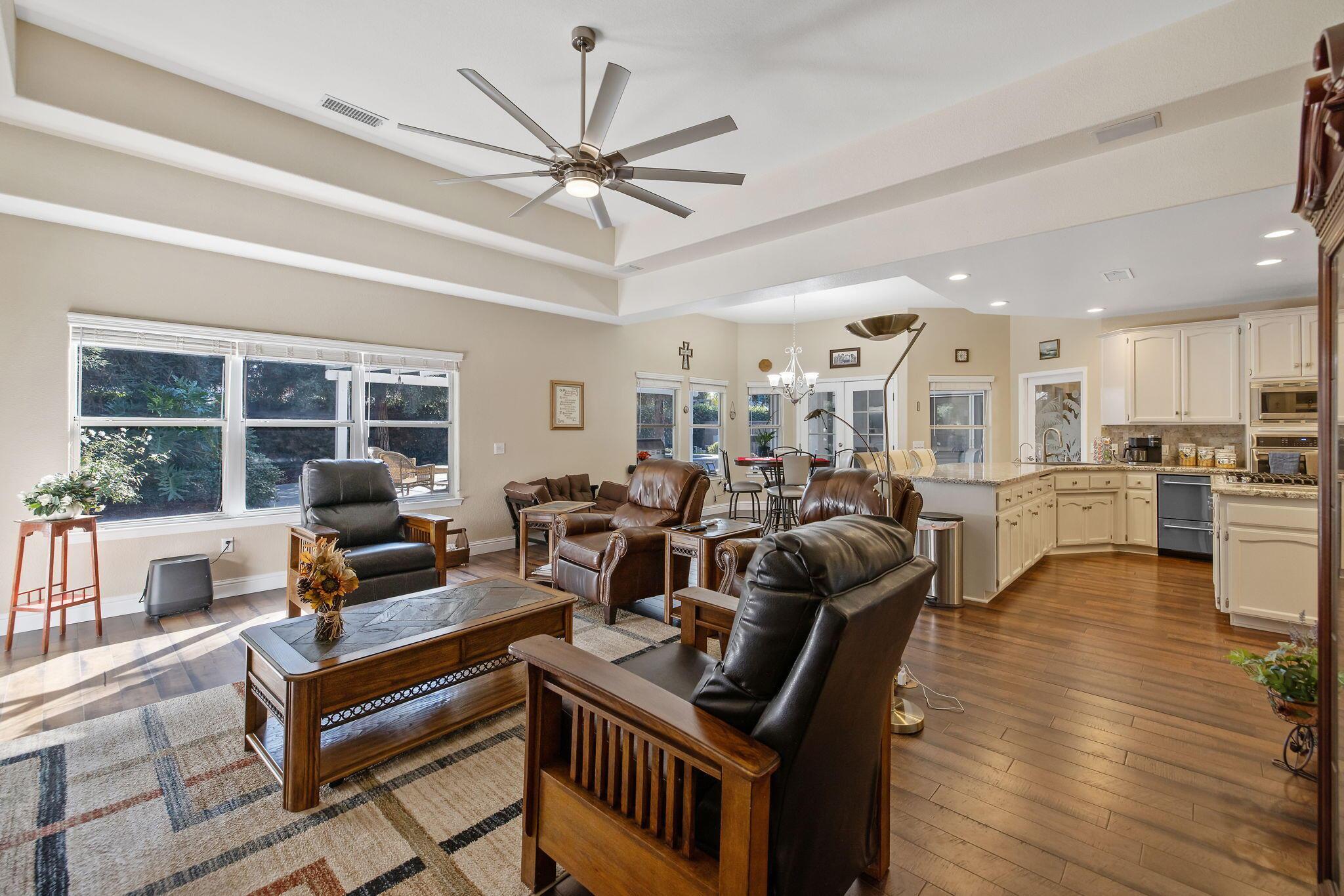 Visalia, California, 93292, United States, 4 Bedrooms Bedrooms, ,3 BathroomsBathrooms,Residential,For Sale,1977045