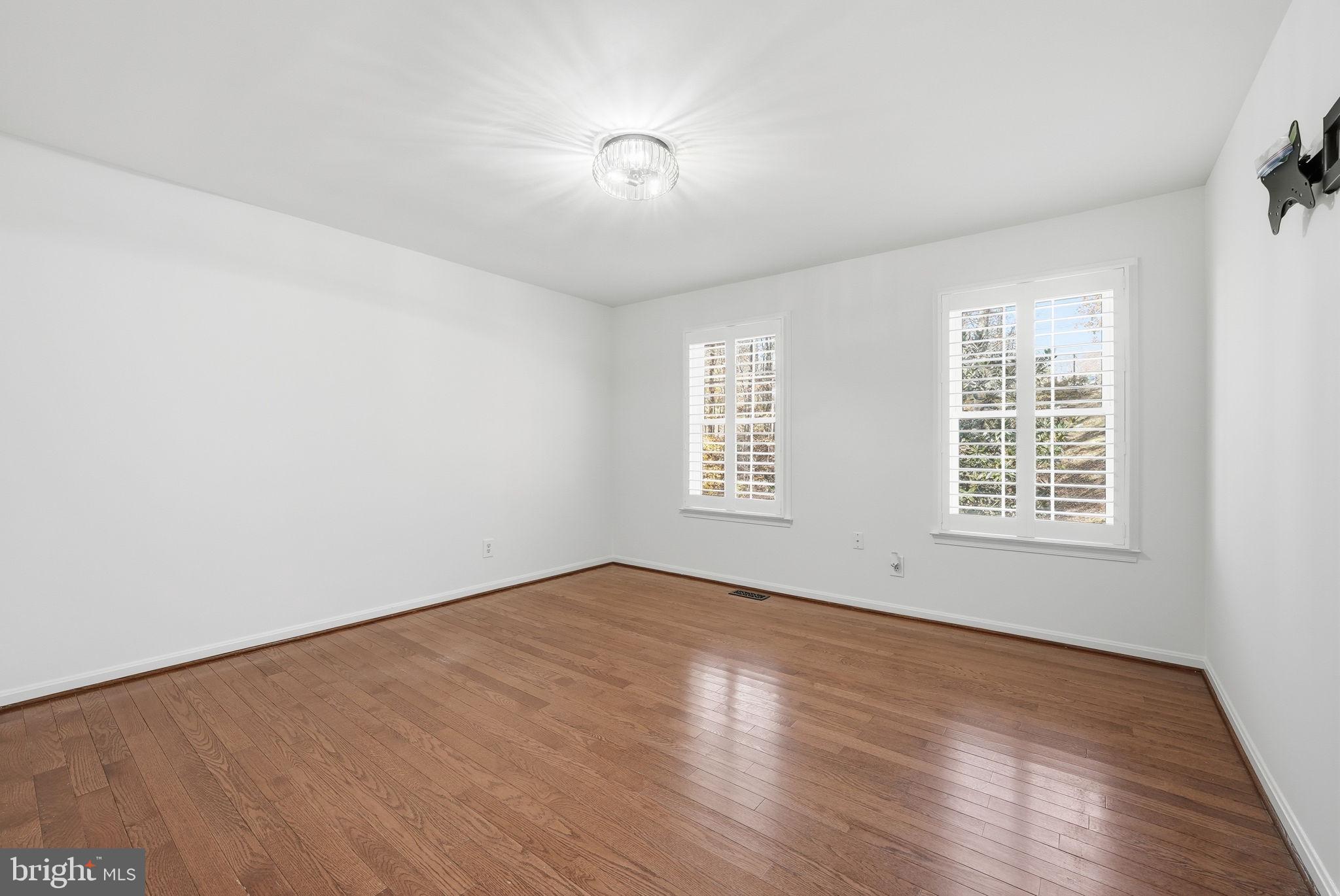 Dunkirk, Maryland, 20754, United States, 4 Bedrooms Bedrooms, ,4 BathroomsBathrooms,Residential,For Sale,1990443