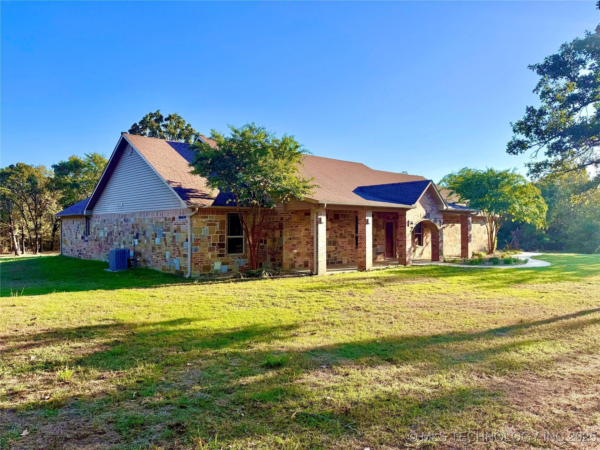 Checotah, Oklahoma, 74426, United States, 4 Bedrooms Bedrooms, ,4 BathroomsBathrooms,Residential,For Sale,1980942