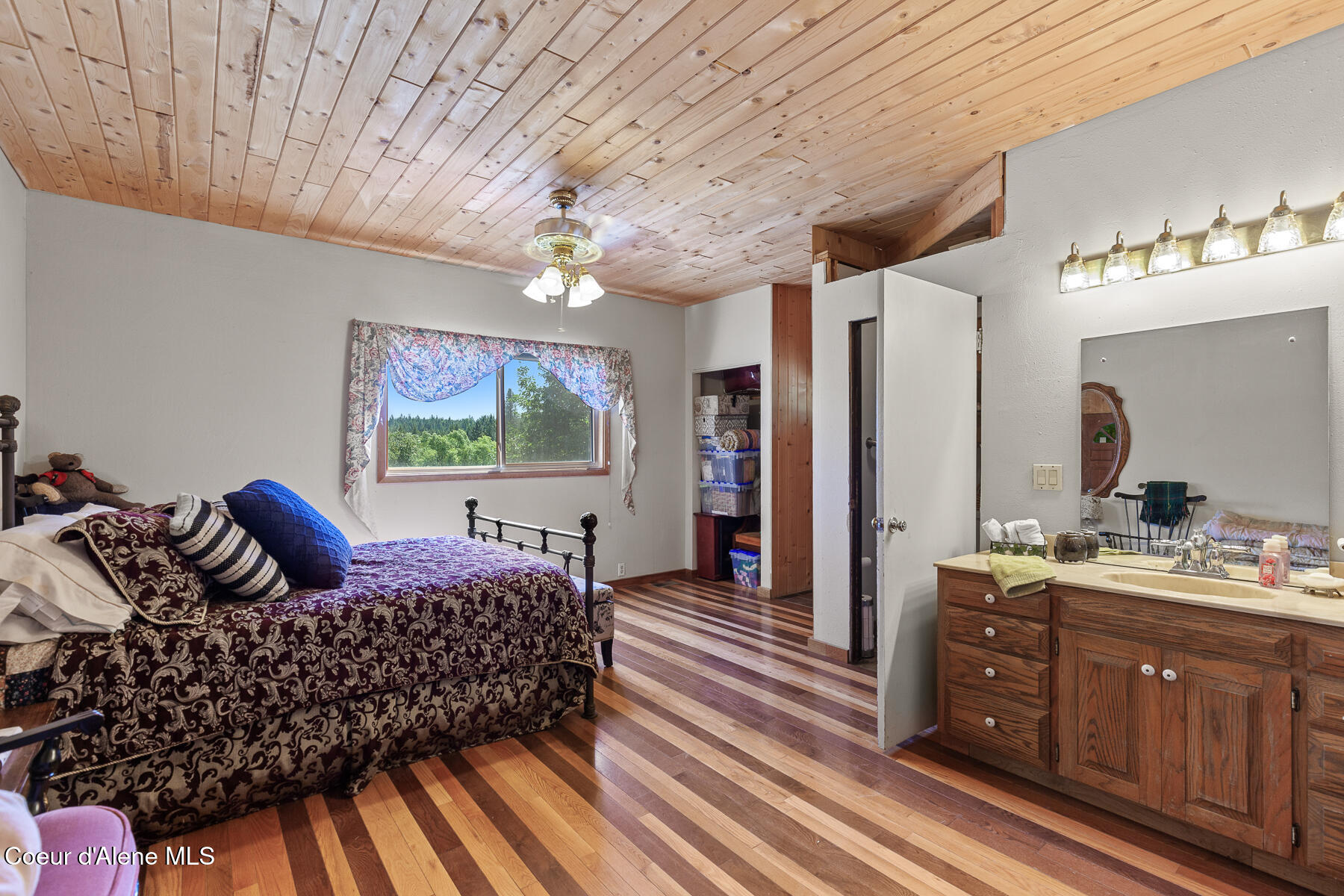 Athol, Idaho, 83801, United States, 4 Bedrooms Bedrooms, ,5 BathroomsBathrooms,Residential,For Sale,1984307