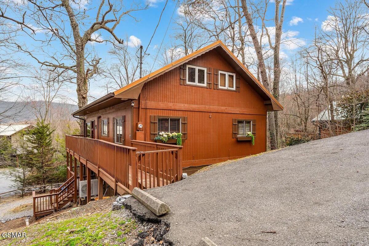 Gatlinburg, Tennessee, 37738, United States, 5 Bedrooms Bedrooms, ,4 BathroomsBathrooms,Residential,For Sale,2023747