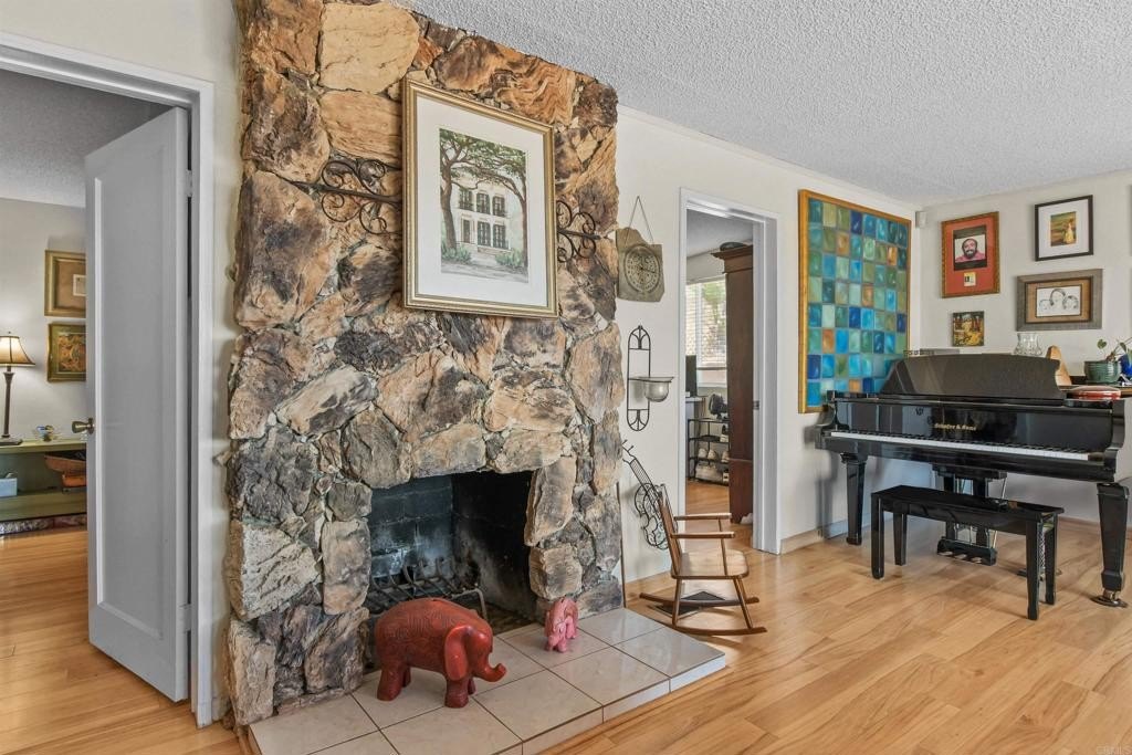 Spring Valley, California, 91977, United States, 2 Bedrooms Bedrooms, ,1 BathroomBathrooms,Residential,For Sale,1877112