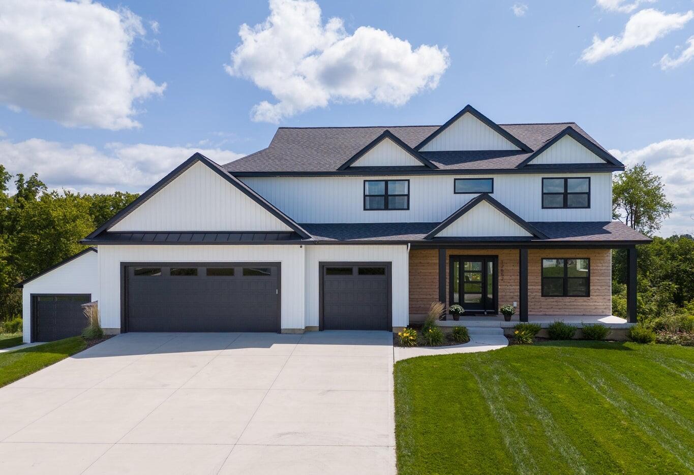 Allendale, Michigan, 49401, United States, 5 Bedrooms Bedrooms, ,4 BathroomsBathrooms,Residential,For Sale,1960697