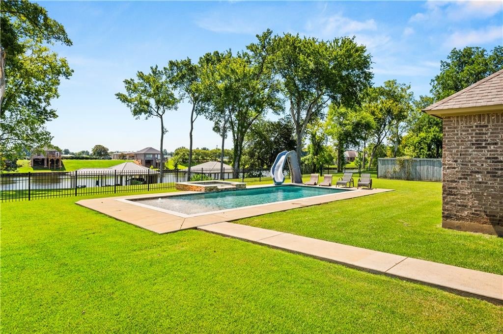 Natchitoches, Louisiana, 71457, United States, 4 Bedrooms Bedrooms, ,3 BathroomsBathrooms,Residential,For Sale,1974090